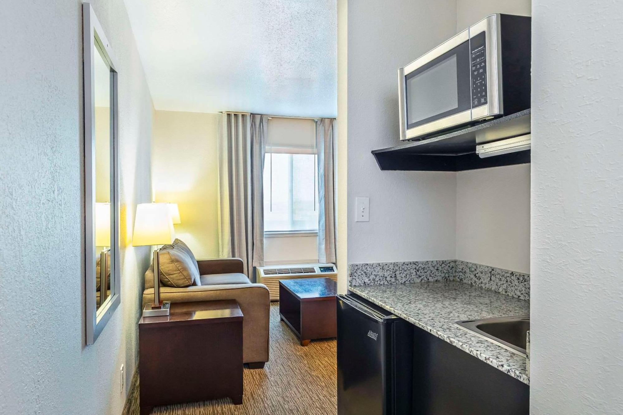 Comfort Inn & Suites Yorkton Esterno foto