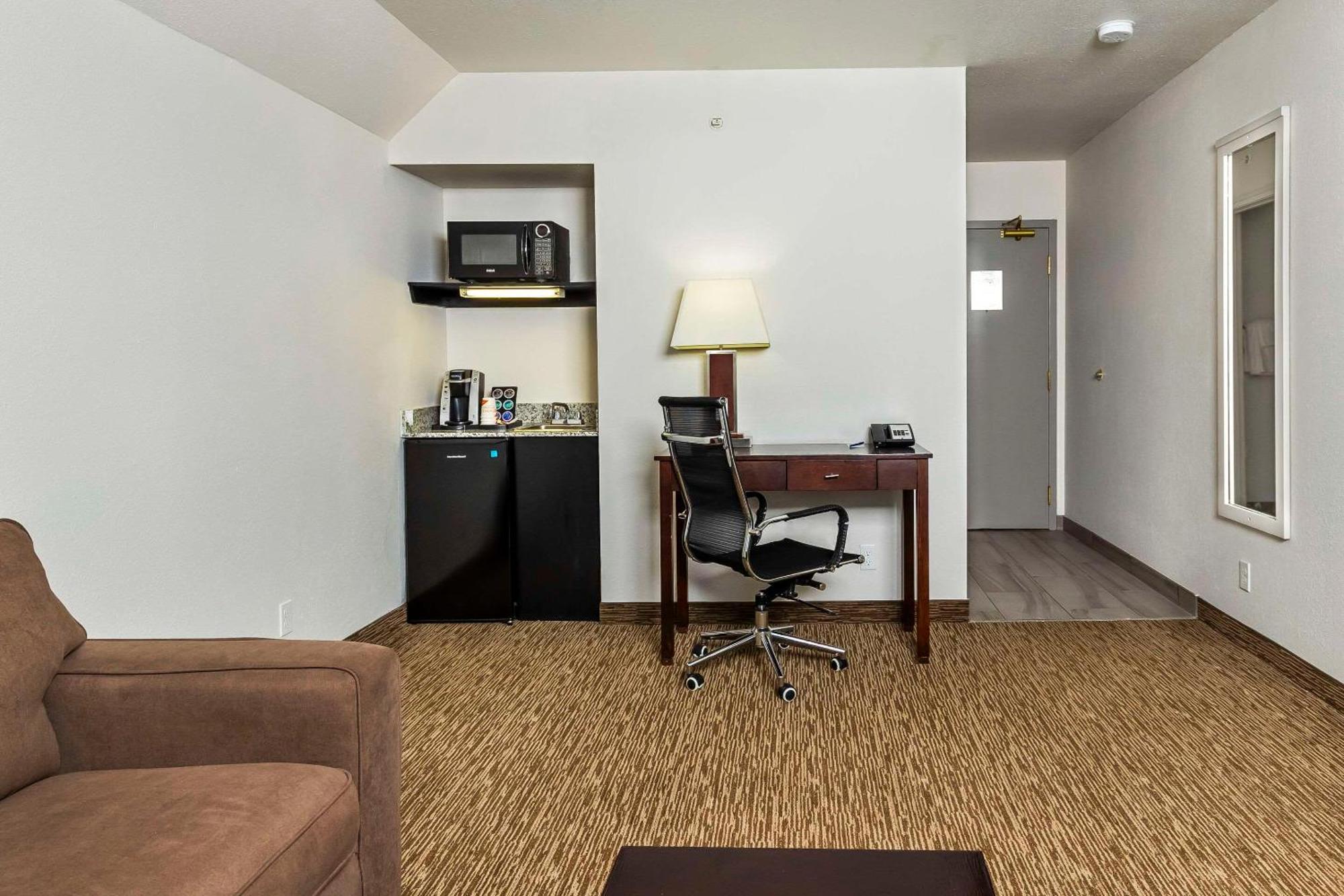 Comfort Inn & Suites Yorkton Esterno foto