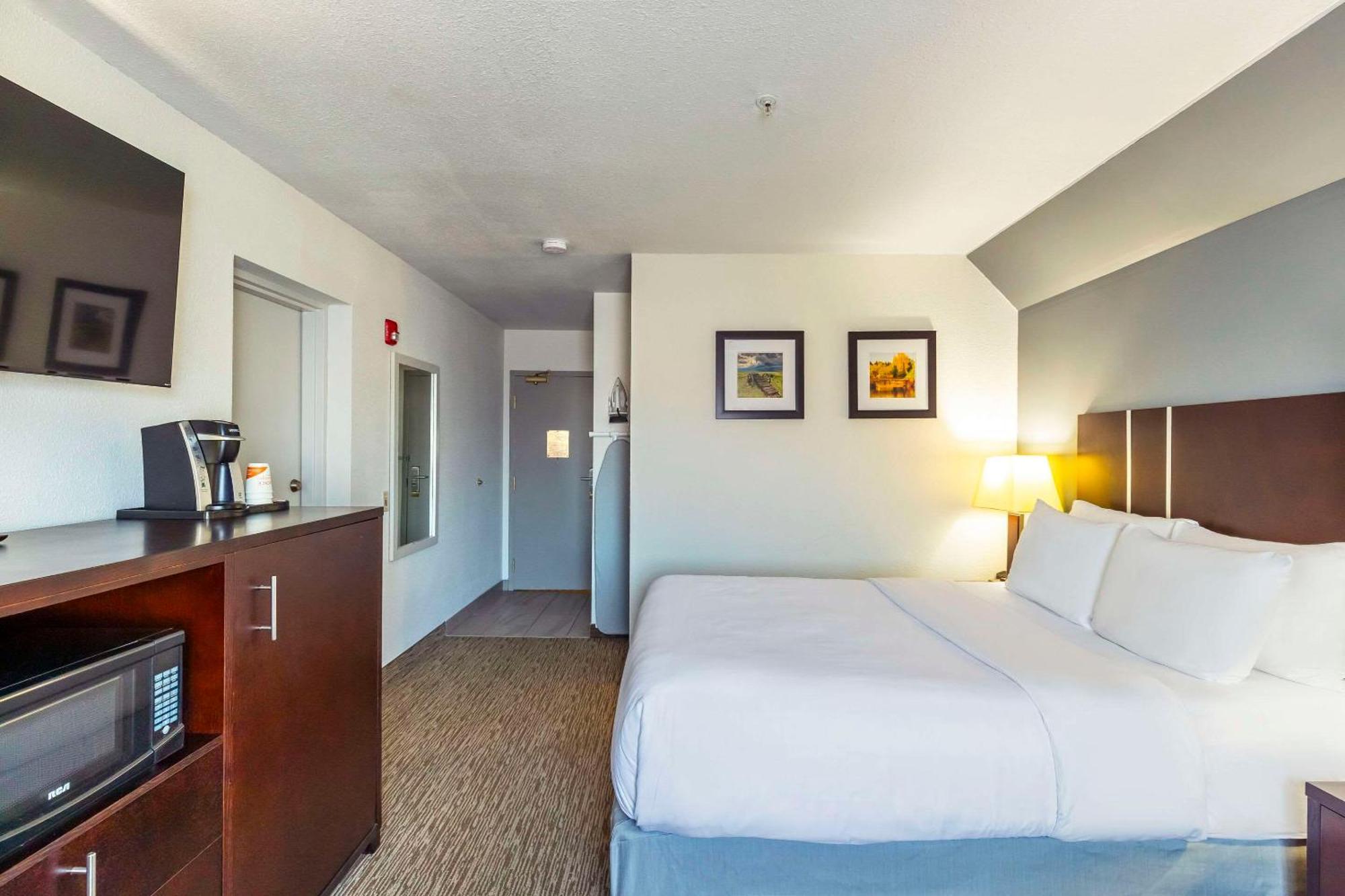 Comfort Inn & Suites Yorkton Esterno foto
