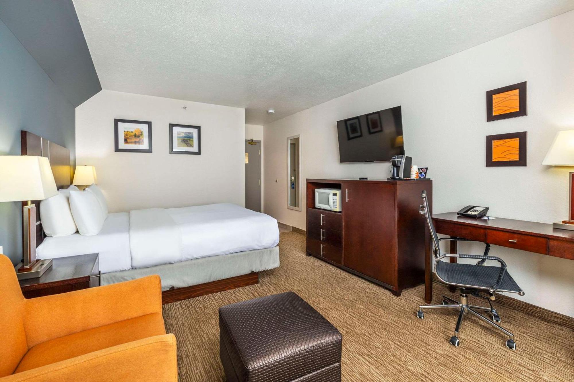 Comfort Inn & Suites Yorkton Esterno foto