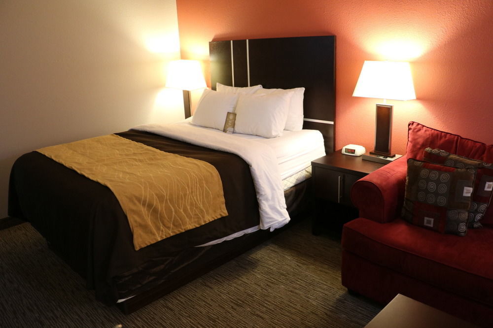 Comfort Inn & Suites Yorkton Esterno foto